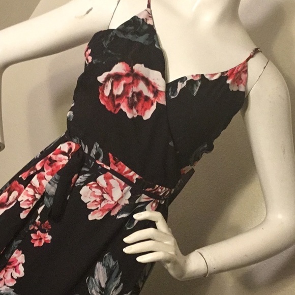 Nwt LULU’ S FLORAL  FLIRTATION WRAP DRESS SIZE SMALL - Picture 3 of 4